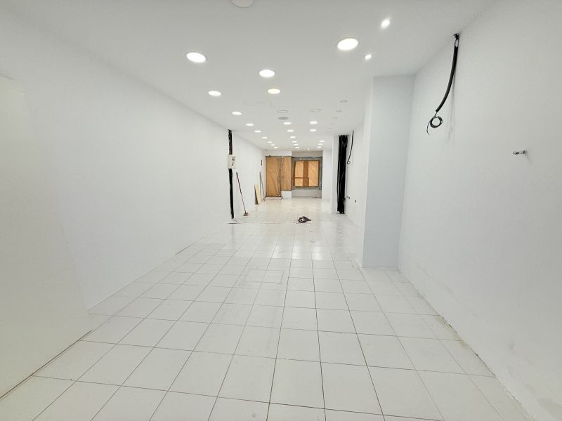 Local en pasaje Metge Antoni Serra