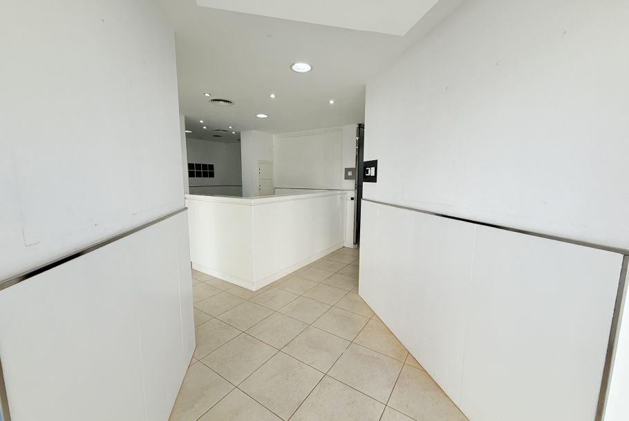 -ON RENT- PREMISES IN IGNACIO WALLIS