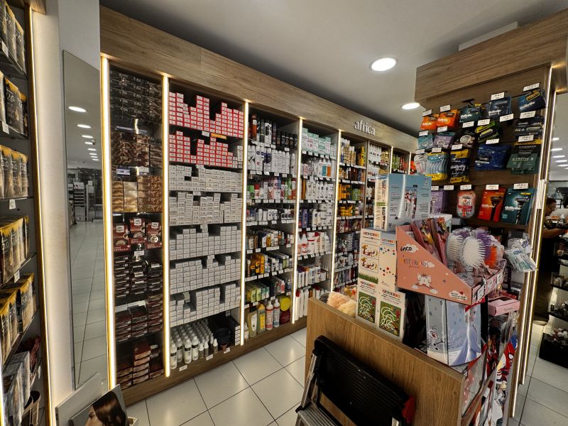 -EN TRASPASO- Local en pasaje Metge Antoni Serra