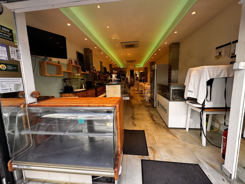 -EN TRASPASO- Restaurante/Bar en Av. España