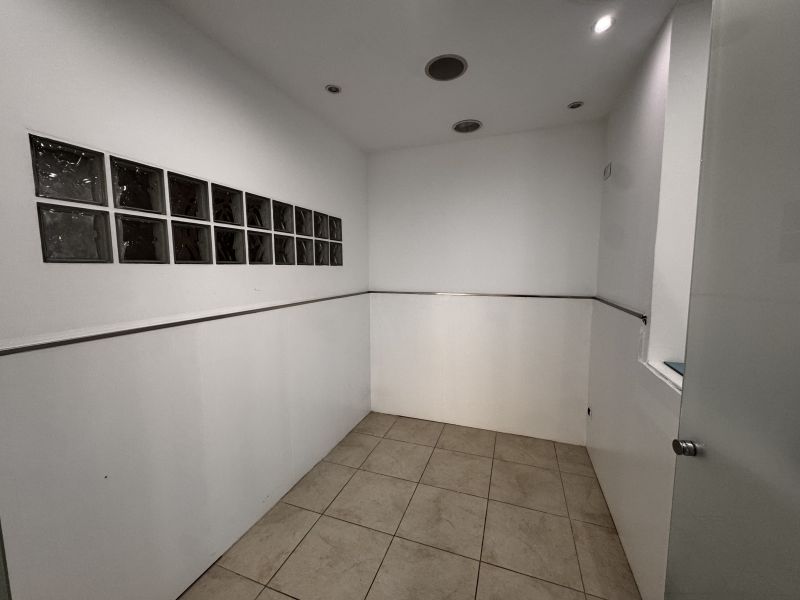 -EN ALQUILER- Local comercial en Ignacio Wallis