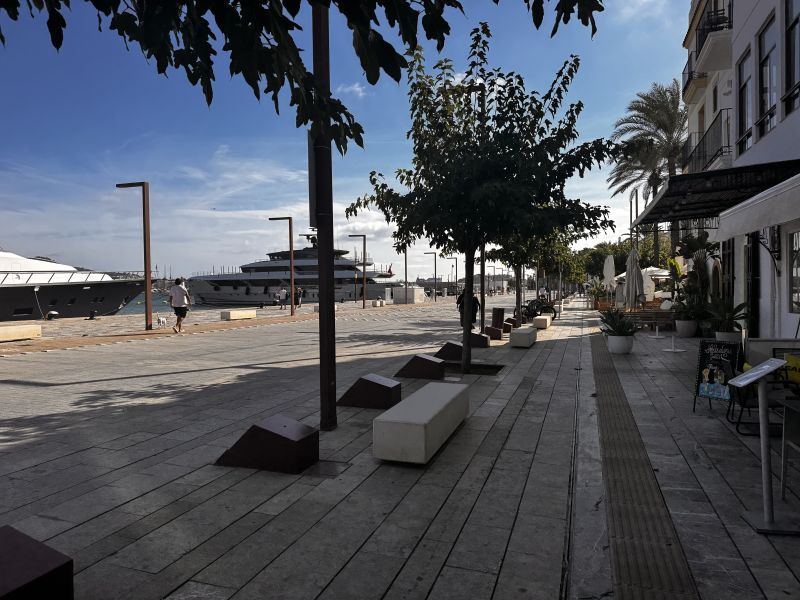 -EN TRASPASO- Local en Av. Andanes (primera linea puerto)